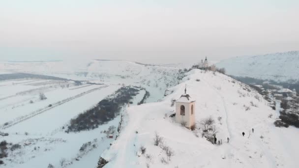 Luchtfoto Drone Weergave Van Kerk Orheiul Vechi Met Sneeuw Butuceni — Stockvideo