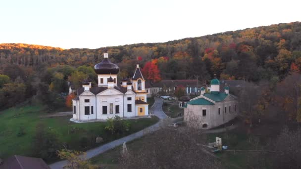 Vista Aérea Del Monasterio Condrita Moldavia — Vídeos de Stock