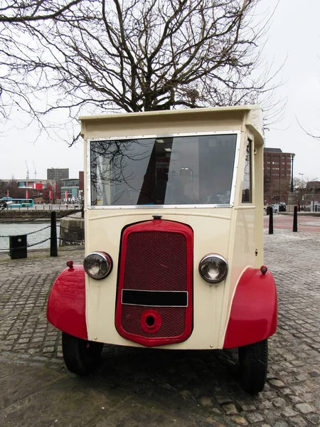 Empresa Real Dairy Ice Cream Cidade Liverpool Uma Carrinha Velha — Fotografia de Stock