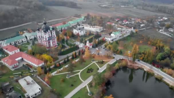 Orhei モルドバの Curchi 修道院の空中ドローン ビュー — ストック動画