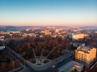 Stefan cel mare merkez bulvarı gün doğumunda