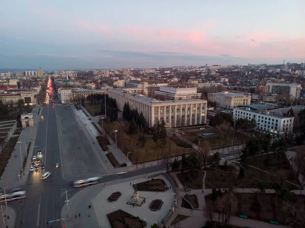 Stefan cel mare avenida central ao pôr-do-sol — Fotografia de Stock