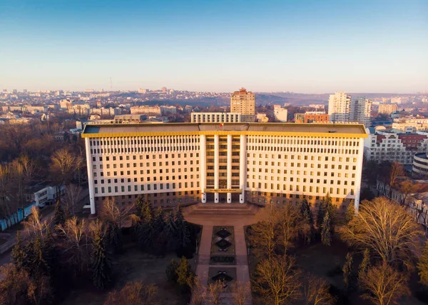 Aerial drone view of Parliament building in golden light — Stock Photo, Image