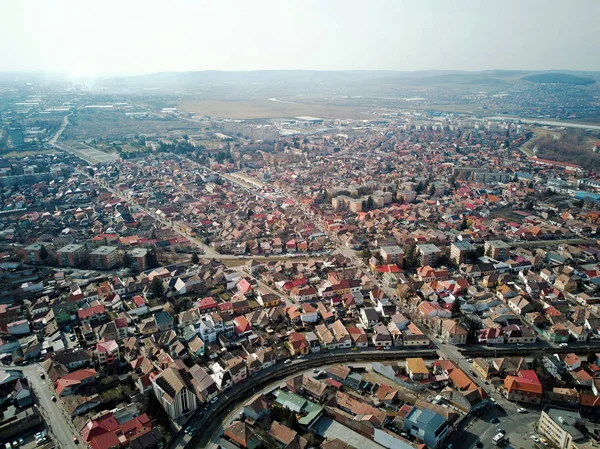 Letecký snímek starého města Targu Mures na denní světlo — Stock fotografie