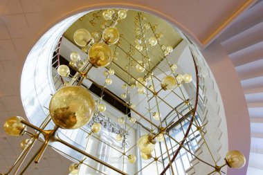 skeçler ve aydınlatma kaseleri yüksek dekoratif avize