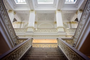 Ulusal sanat müzesinin klasik tarzdaki iç tasarımı