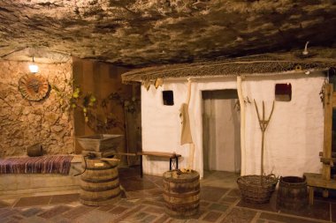 geleneksel Moldova lı unsurlar