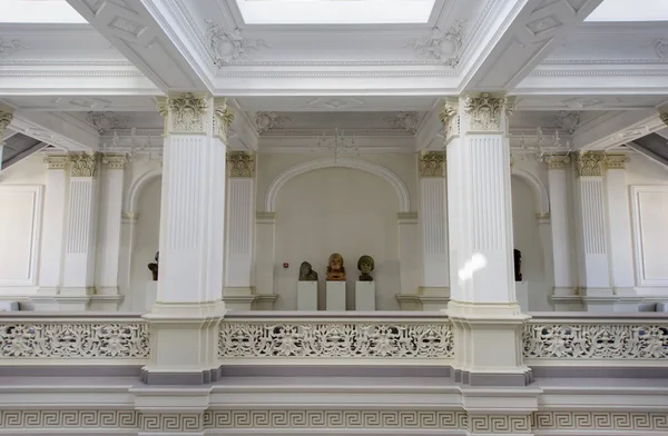 El interior de estilo clásico del museo nacional de arte — Foto de Stock