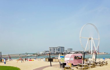 gün boyunca kışın Dubai plaj