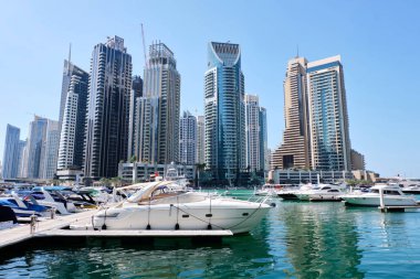 Dubai şehir manzarası gün ışığında