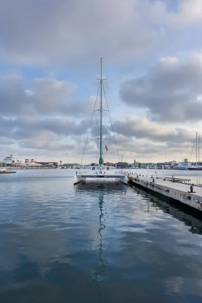 Sailing boat in the port of Valencia, Spain — Stock Photo, Image