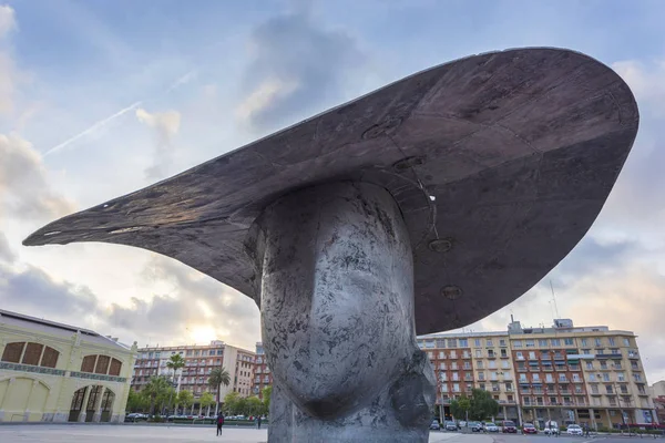 Escultura La Pamela en el puerto marítimo de Valencia — Foto de Stock