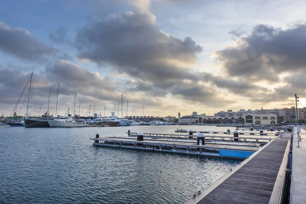 Широкий кут зору Валенсії порт на заході в Іспанії — стокове фото