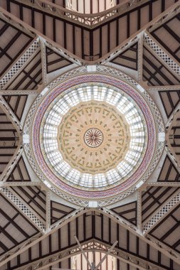 Valencia Merkez Pazarı'nın iç tavanı