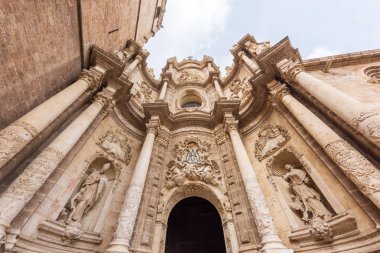 Valencia, İspanya'daki Saint Mary Katedrali'nin ön cephesi