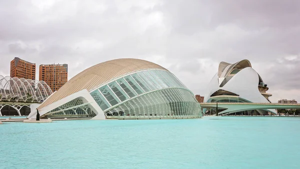 The Museum of Arts and Scieneces during a cloudy day in the city — Stock Photo, Image