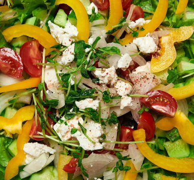 Sağlıklı bir yunan salatası doku