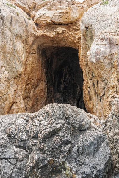 Скалистые скалы Кипра — стоковое фото