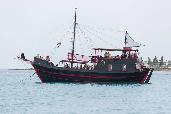 Akdeniz'de turistik tekne