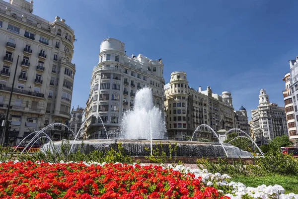 Fountain full of water in the heart of Valencia, Spain — Stock Photo, Image