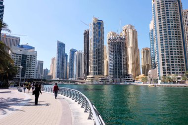 Dubai şehir manzarası gün ışığında