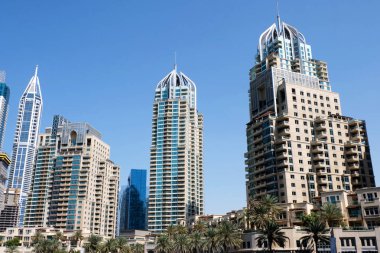 Dubai şehir manzarası gün ışığında