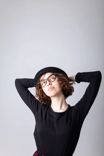 Young caucasian highschool girl posing in the studio — Stock Photo, Image