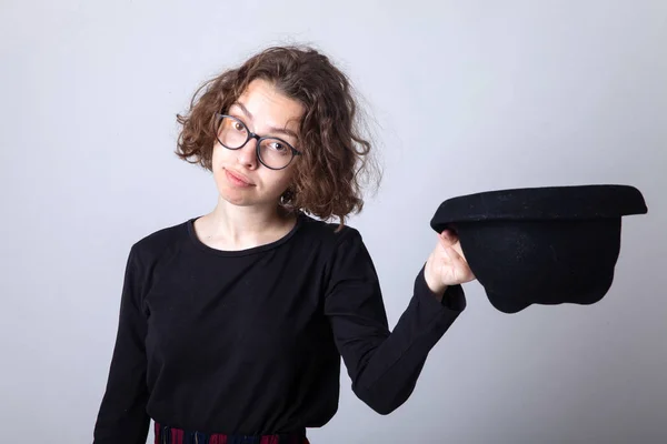 Young caucasian highschool girl posing in the studio — Stock Photo, Image