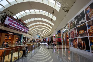 Dubai Mall gün ışığında