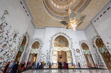 Ünlü O içinde Harika Orta Doğu tarzı süslemeleri