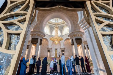 Ünlü O içinde Harika Orta Doğu tarzı süslemeleri