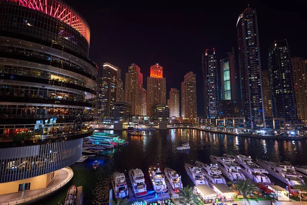 Yachts parked in Dubai Marina port at night — Stock Photo, Image