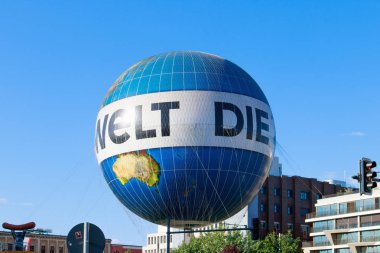 Welt Balon. Gökyüzündeki dünyanın en büyük helyum balonlarından biri