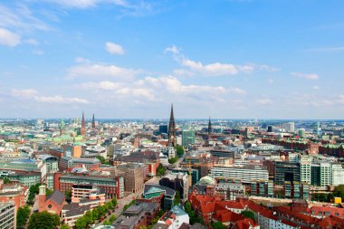 Cityscape gelen ünlü Kulesi michaelis Hamburg