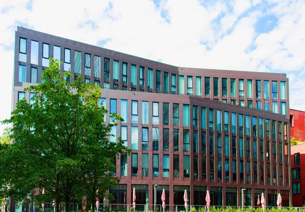 Edificio de oficinas moderno —  Fotos de Stock