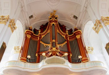 Saint Michael Kilisesi'nin iç