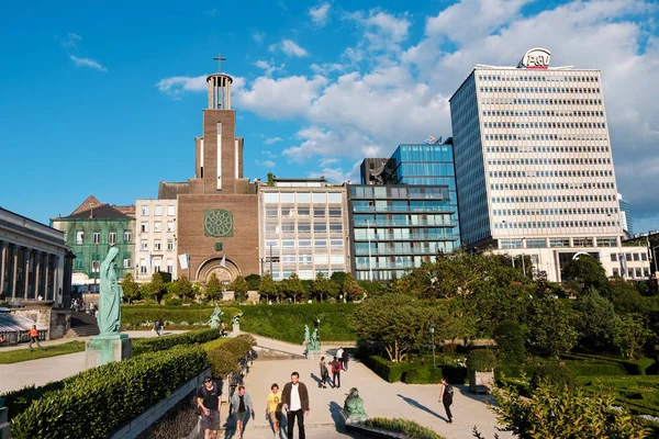 Mensen bij Botanical Garden Park — Stockfoto