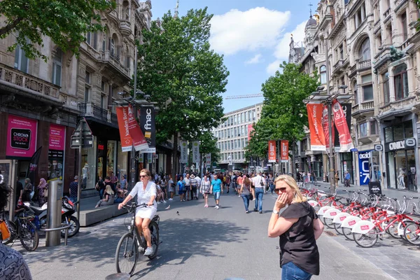 Брюссель Бельгиум Июня 2019 Года Улицы Города Дневном Свете Люди — стоковое фото