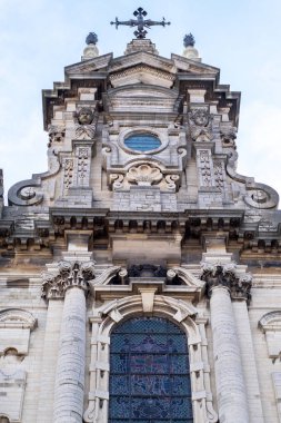 Grand Place Brüksel'den bir kilise, Belçika