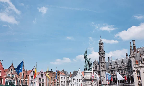 Статуя Яна Breydel і Пітер де Coninck в Брюгге — стокове фото