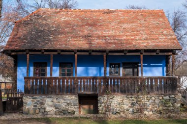 BUCHAREST, ROMANIA - 9 HAZİRAN, 2020: Dimitrie Gusti Ulusal Müzesi 'ndeki kırsal evler