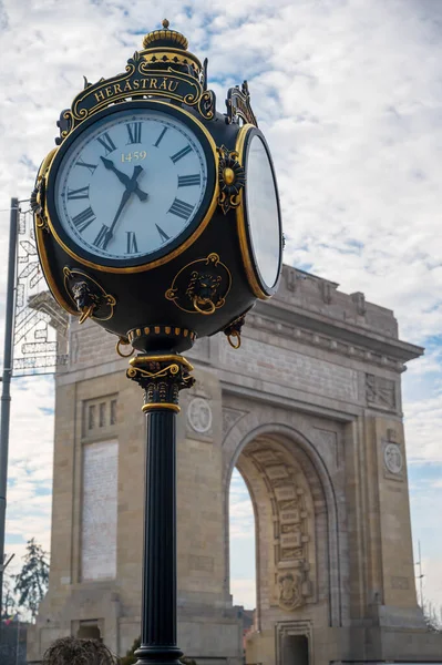 Bucharest Romania Gennaio 2020 Vecchio Orologio Strada Davanti All Arco — Foto Stock