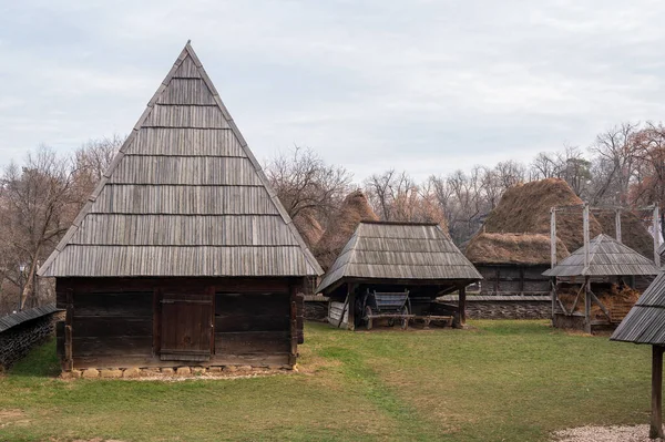 Bukaresz Rumunia Stycznia 2020 Drewniane Wiejskie Domy Narodowym Muzeum Dimitrie — Zdjęcie stockowe