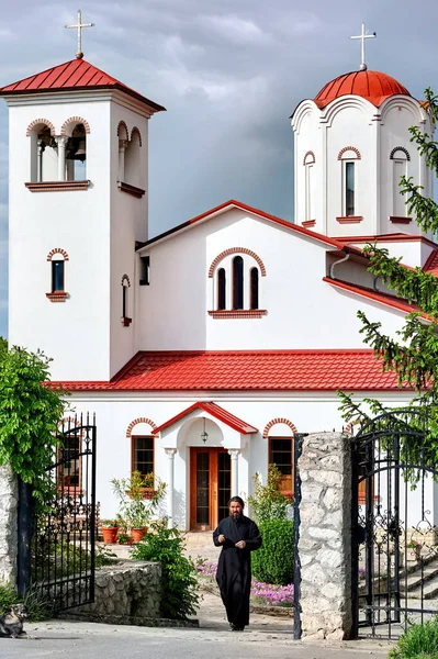Sireti Moldova Червня 2020 Монастир Священиком Виходить Подвір — стокове фото
