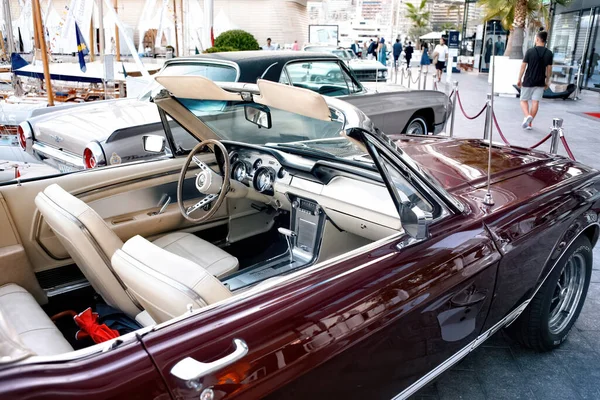 Monaco Monaco September 2019 Classic Parked Cars Walking People Background — Stock Photo, Image