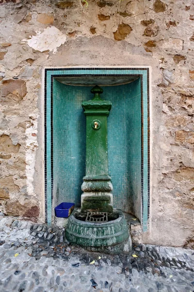 Antigua Fuente Agua Potable Una Pared Sanremo Italia —  Fotos de Stock