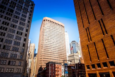 NEW YORK, ABD - 19 Eylül 2019: yüksek ve modern binalar. Canlı renkler