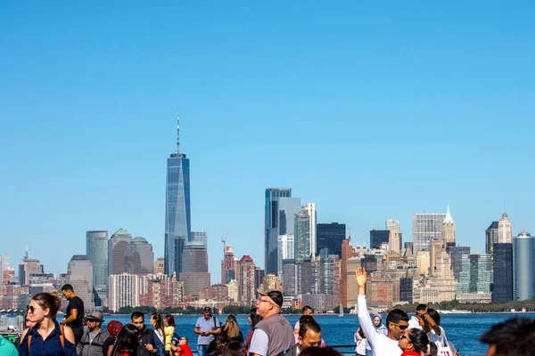 Nueva York Septiembre 2019 Vista Manhattan Con Personas Cerca Estatua — Foto de Stock