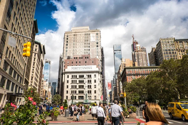 Nova Iorque Eua Setembro 2019 Rua Com Muita Gente Ambulante — Fotografia de Stock