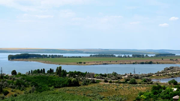 Lago Con Campos Colinas Distancia Moldavia — Foto de Stock